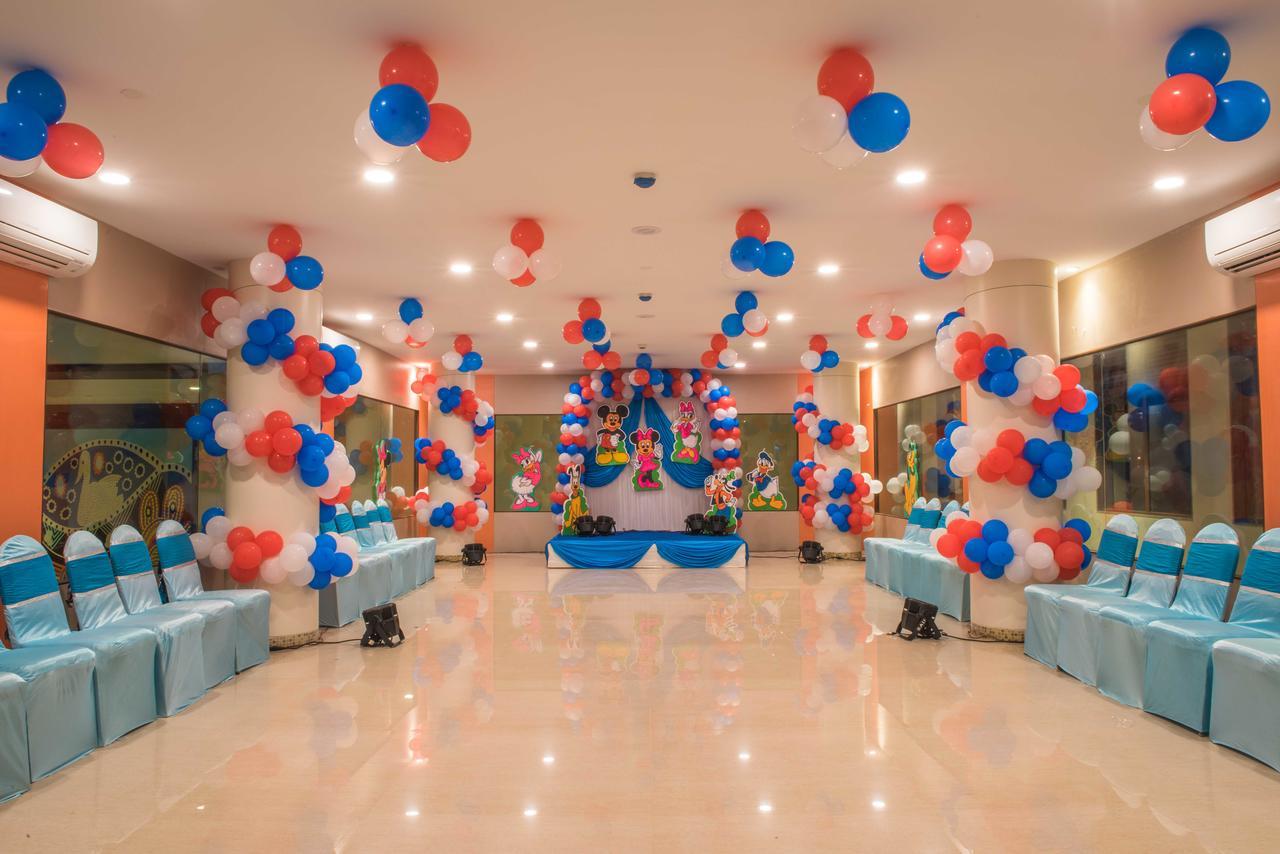 Отель Club One Manor Экстерьер фото
